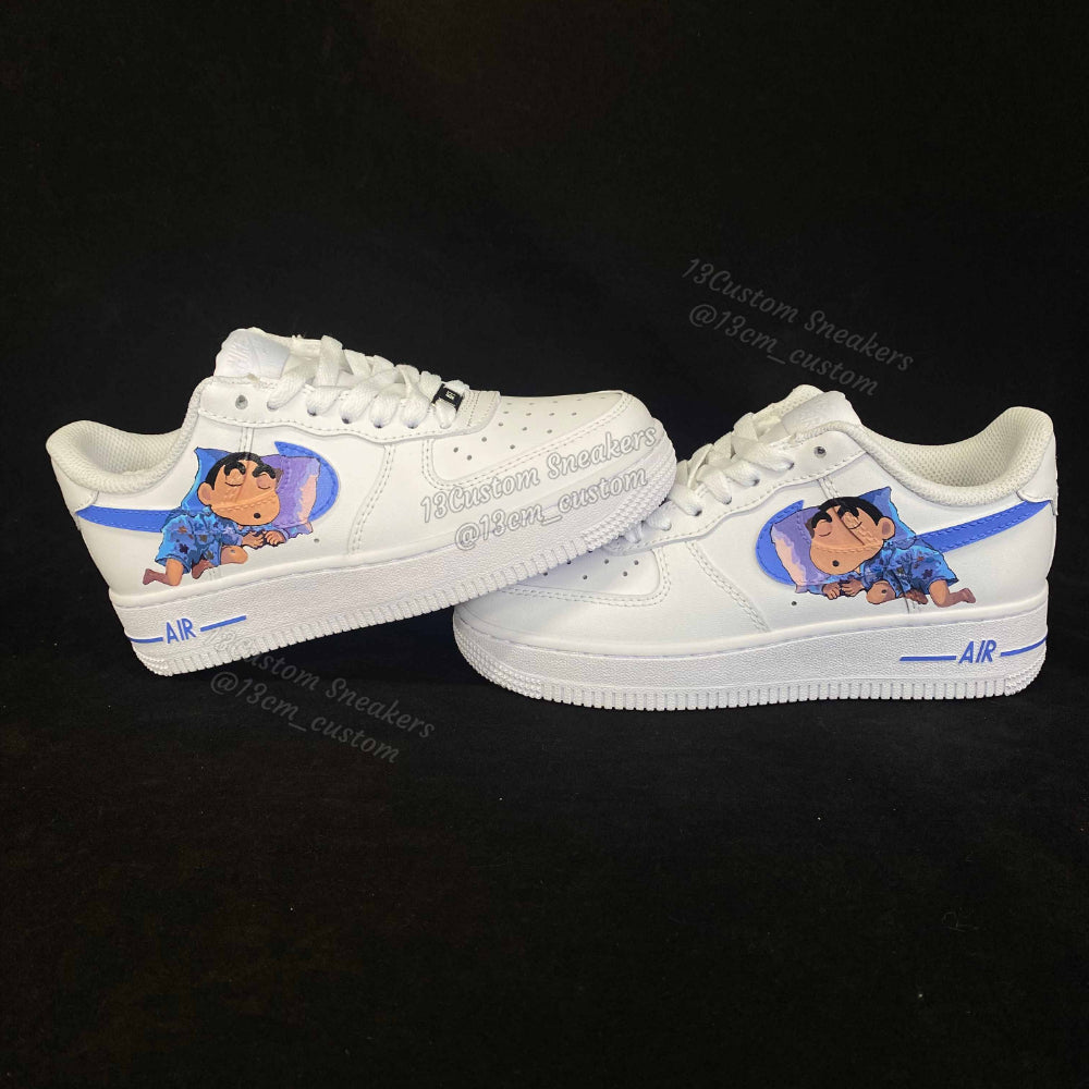 0552- Crayon Shin-chan azul durmiendo