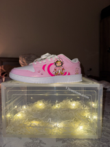 Sneaker Gift & Display Case – LED Lights + Anti-Yellowing Protection