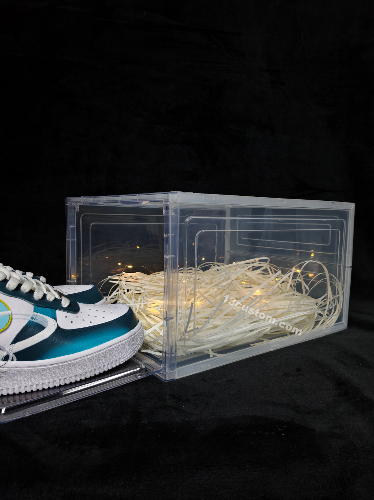 Sneaker Gift & Display Case – LED Lights + Anti-Yellowing Protection