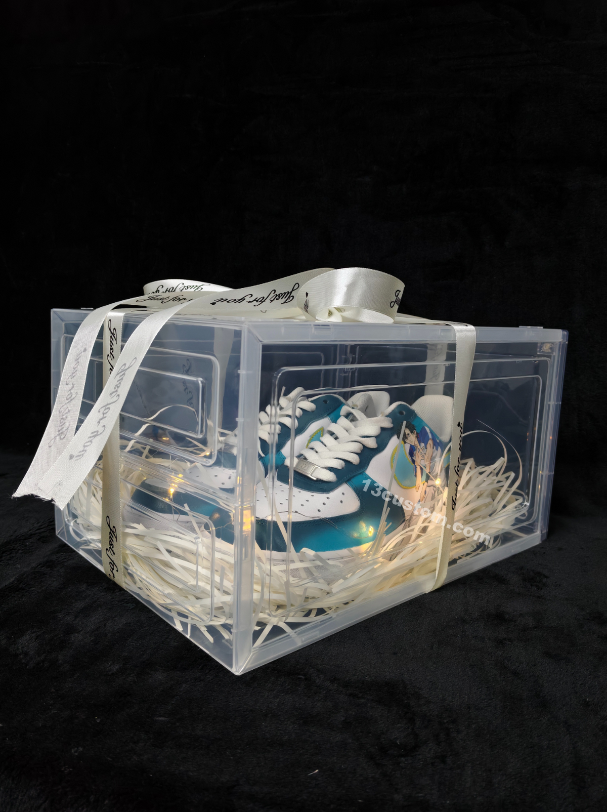Sneaker Gift & Display Case – LED Lights + Anti-Yellowing Protection
