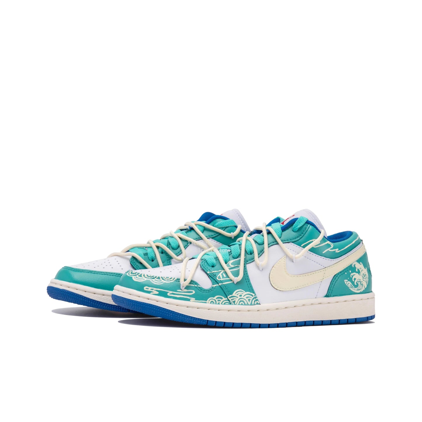 0132-Serie de olas, olas y nubes