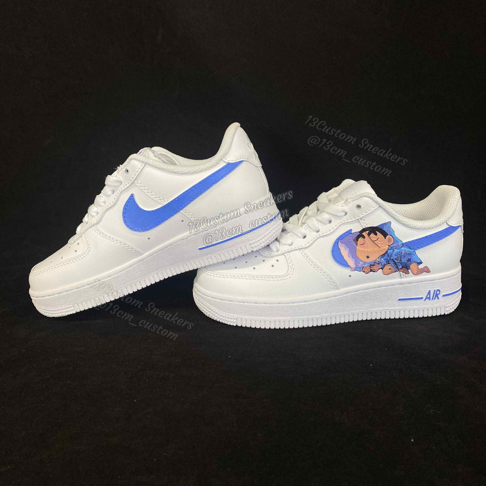 0552- Crayon Shin-chan azul durmiendo